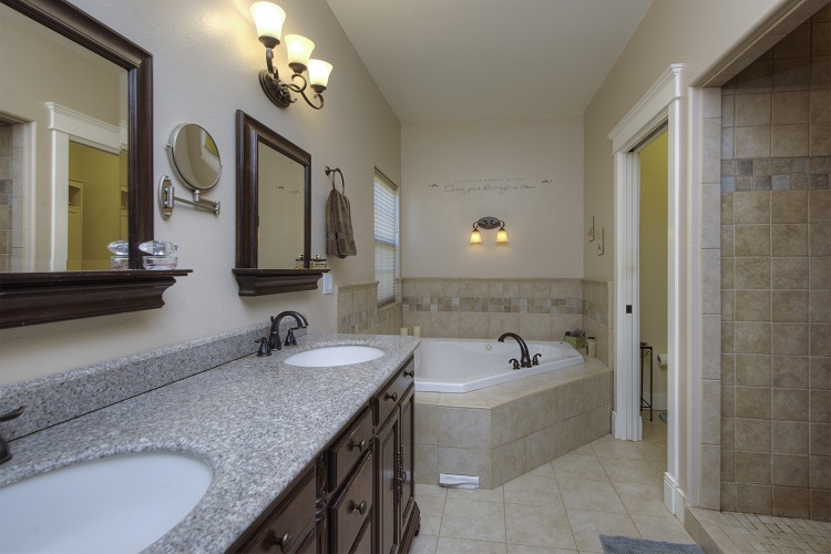 19860 Jaclyn Dr - 11.jpg